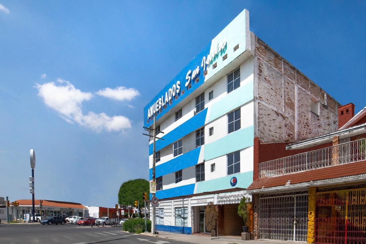 Amueblados San Isidro Hotel Leon Ngoại thất bức ảnh