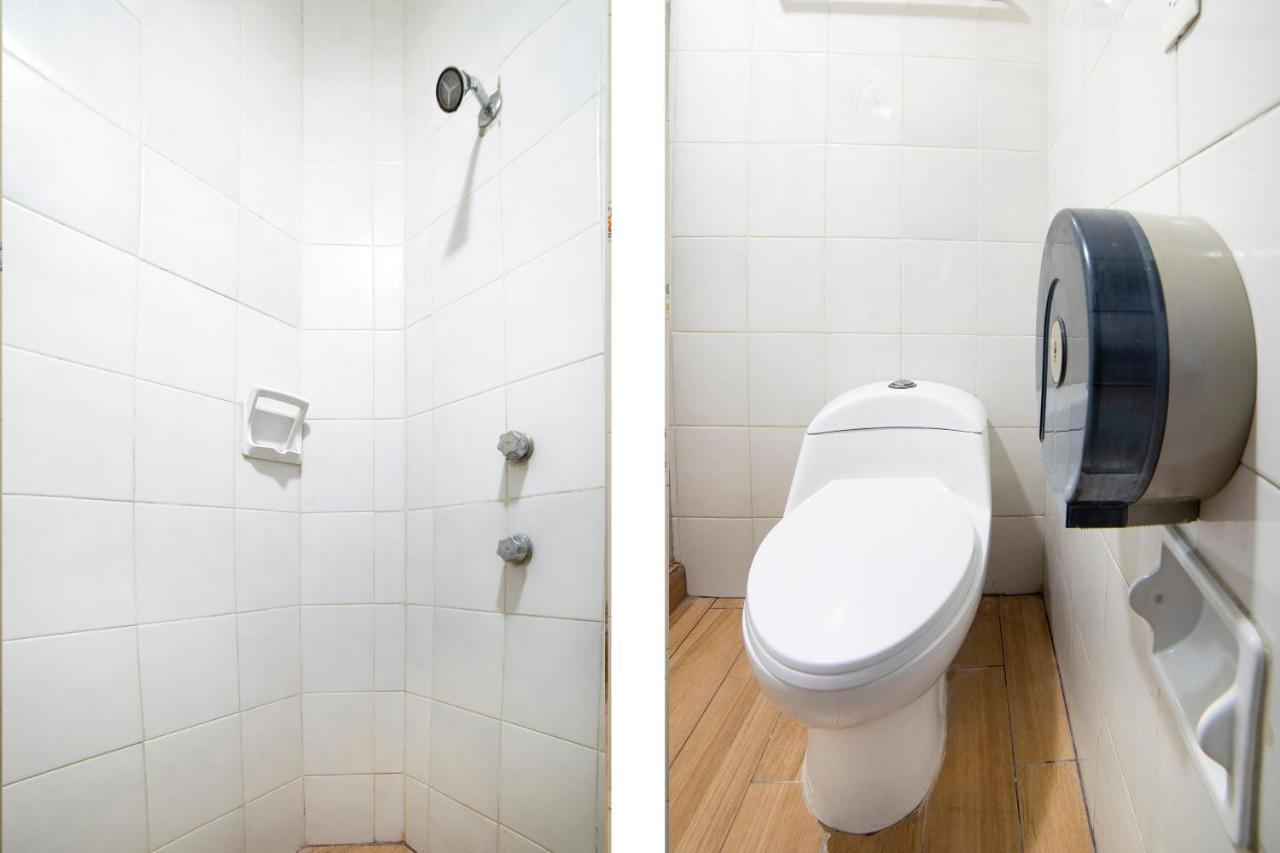 Amueblados San Isidro Hotel Leon Ngoại thất bức ảnh
