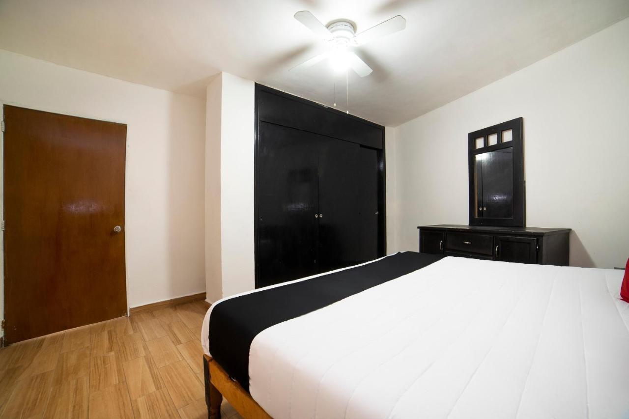 Amueblados San Isidro Hotel Leon Ngoại thất bức ảnh