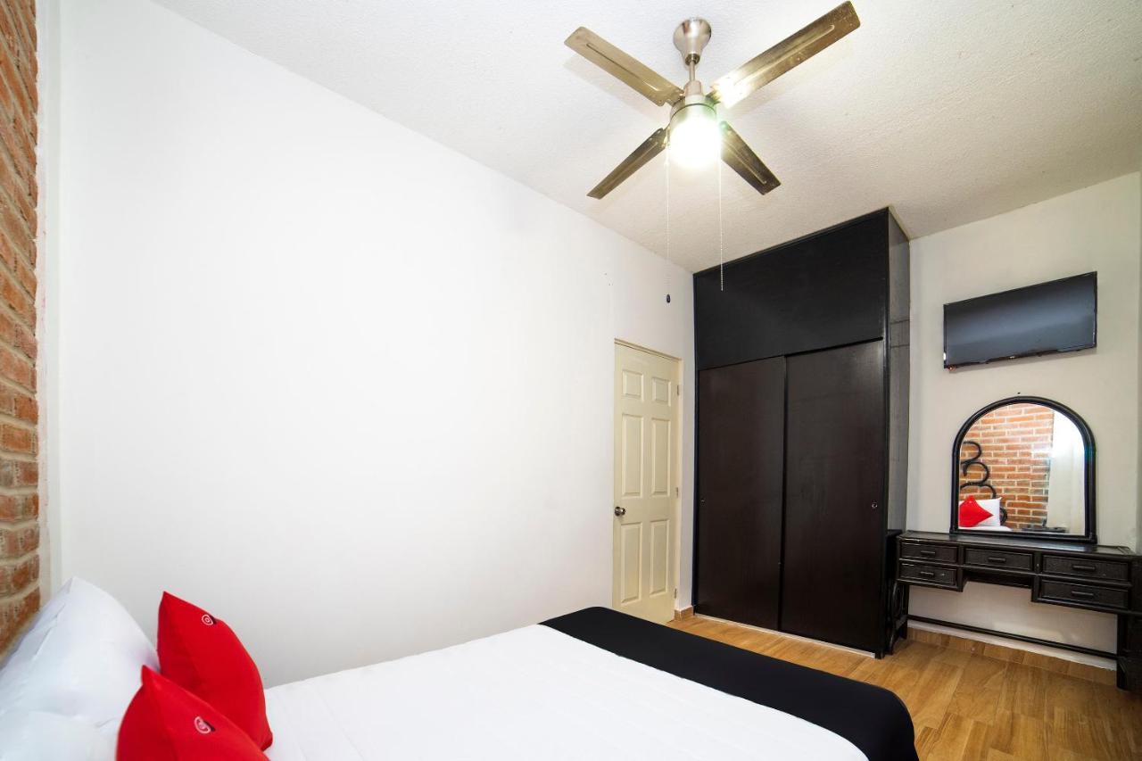 Amueblados San Isidro Hotel Leon Ngoại thất bức ảnh