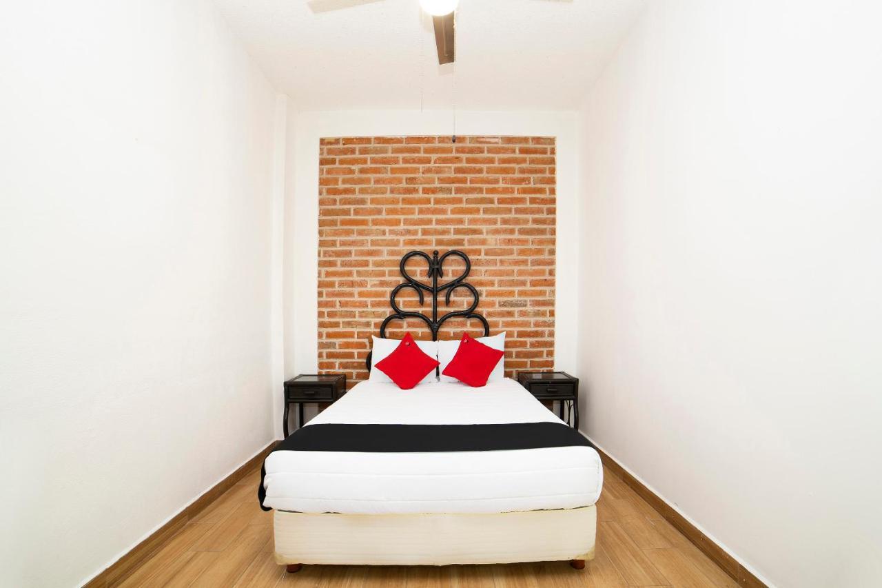 Amueblados San Isidro Hotel Leon Ngoại thất bức ảnh