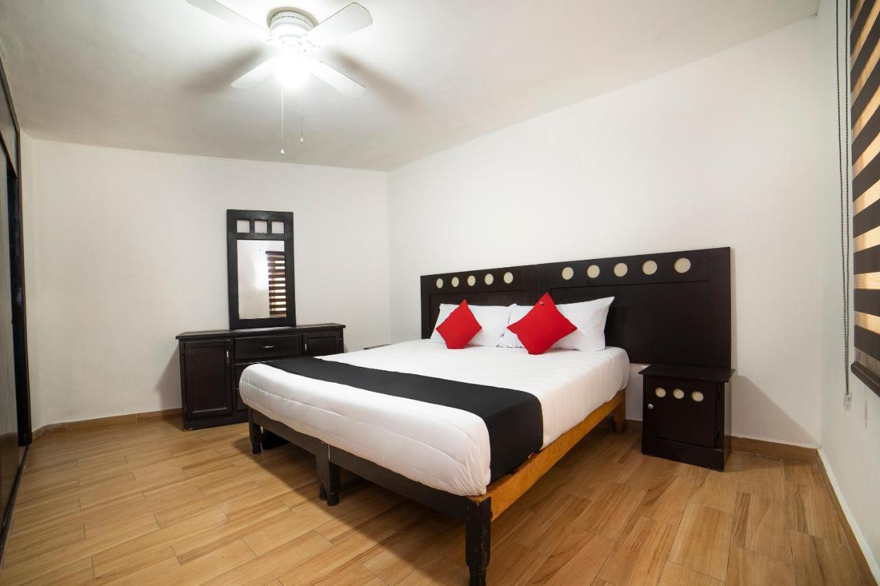 Amueblados San Isidro Hotel Leon Ngoại thất bức ảnh