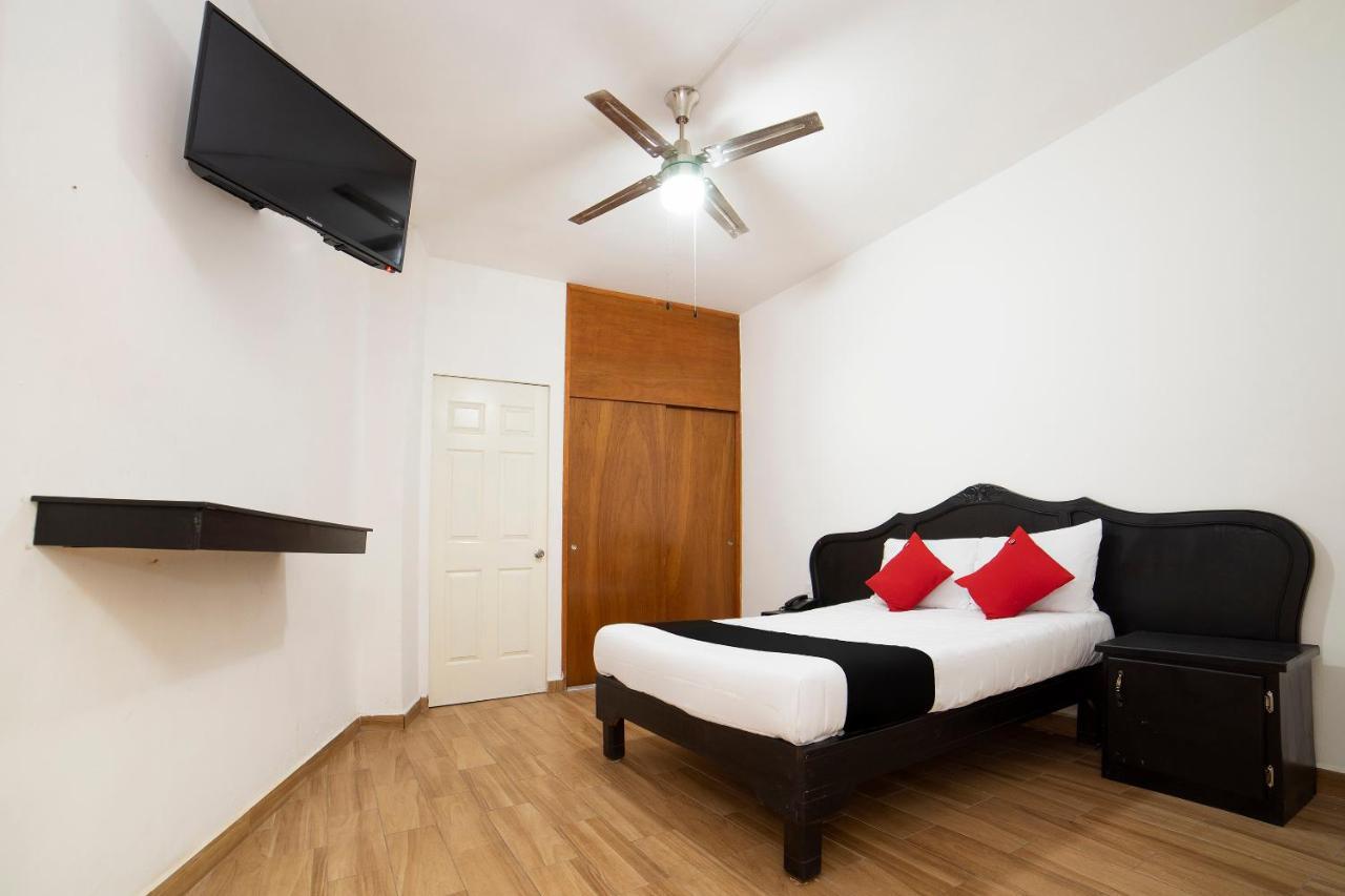 Amueblados San Isidro Hotel Leon Ngoại thất bức ảnh