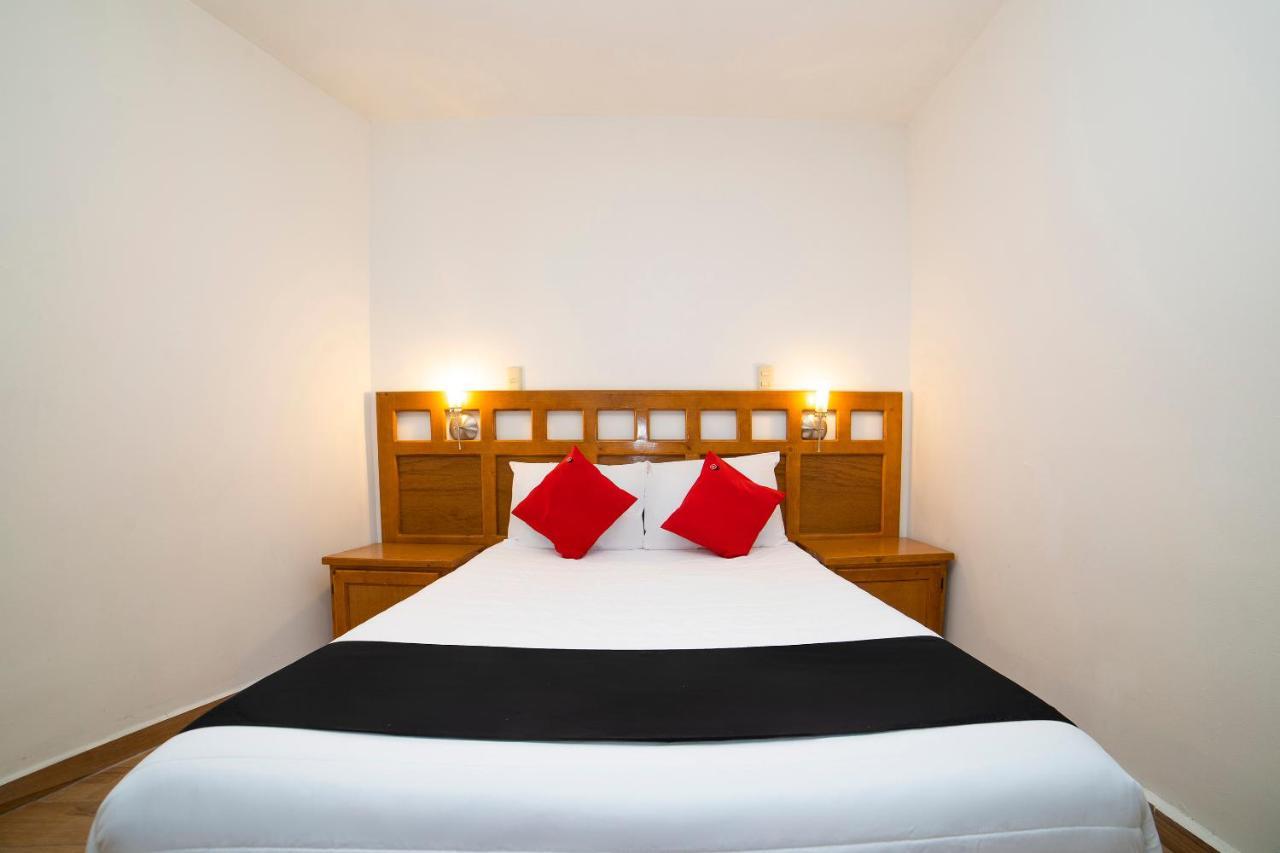 Amueblados San Isidro Hotel Leon Ngoại thất bức ảnh