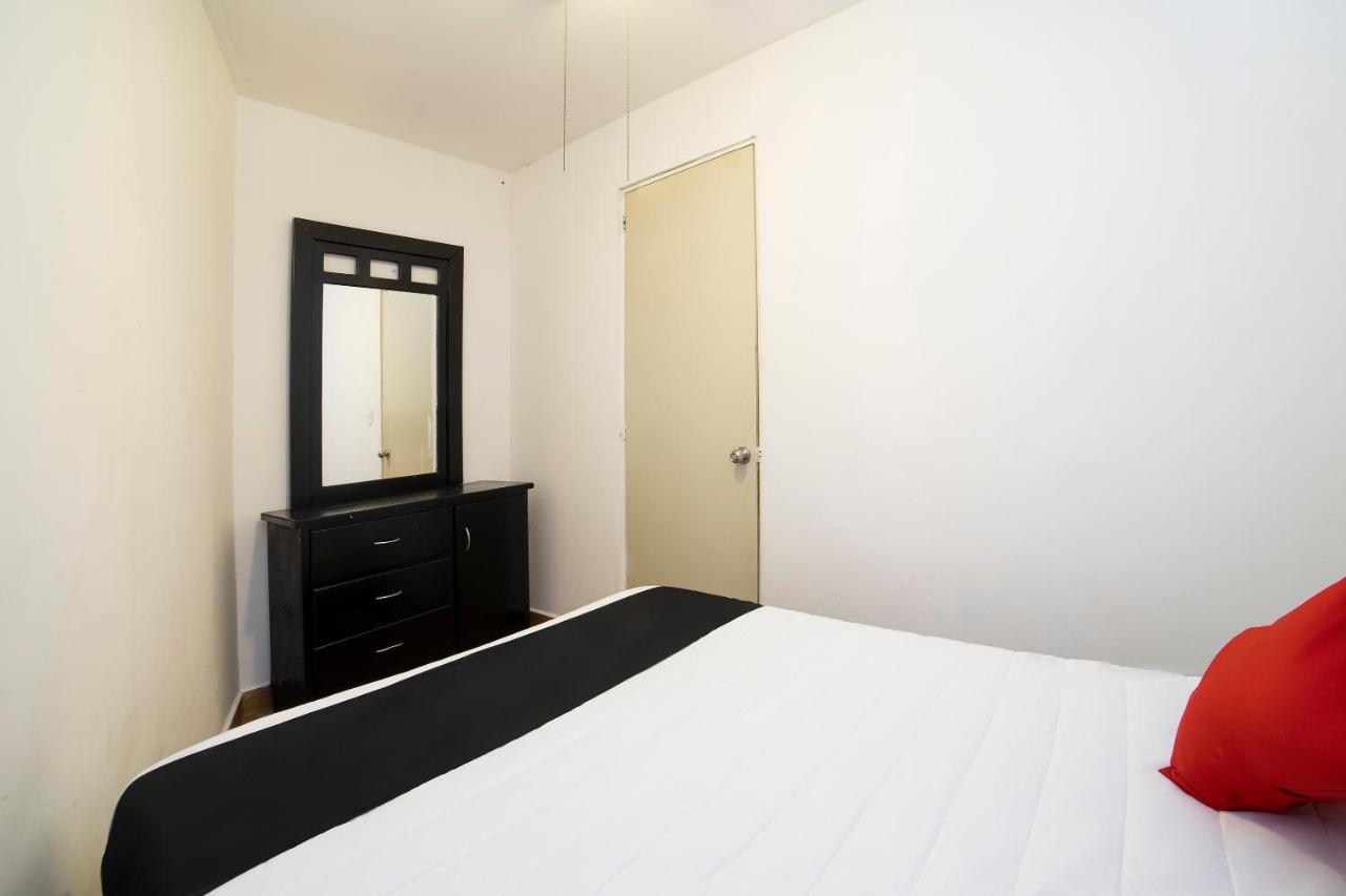 Amueblados San Isidro Hotel Leon Ngoại thất bức ảnh